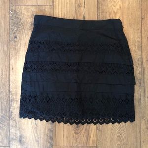 GAP EYELET LACE MINI SKIRT
